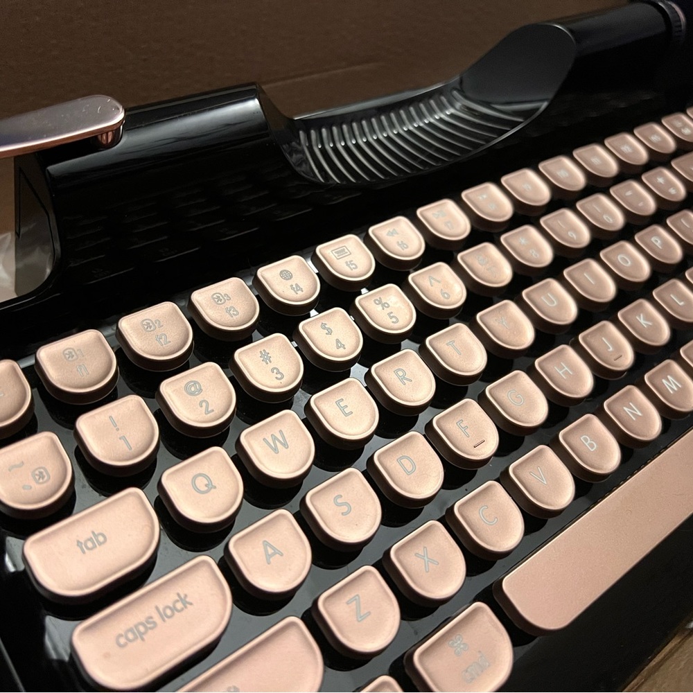 KnewKey BlackPink Bluetooth Keyboard